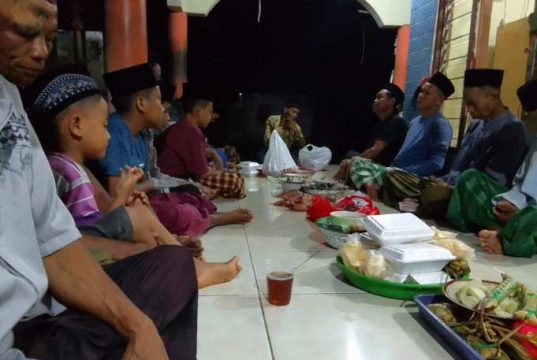 Musala Nurul Huda Ngeling Uri- uri Tradisi Bakdo Kupat