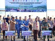 Di Pacitan, Penanaman Mangrove Nasional Dilaksanakan di Pantai Soge