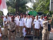 Bacaleg Gerindra Kendal Daftar ke KPU Naik Truk Dikawal Banser