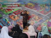 Plt Dirut Semen Gresik Berbagi Kiat Sukses Berkarier kepada Ratusan Mahasiswa DEB SV UGM
