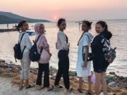 Menikmati Eksotika Sunrise Bobby Beach