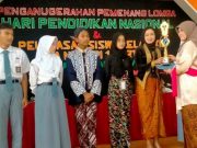 SMA Negeri 1 Kertek Beri Penghargaan pada Siswa Peraih Juara Lomba Hardiknas