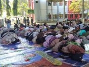 Kembali ke Kampus, Siti Masfuah dan Ratusan Mahasiswa Gelar Sujud Syukur