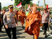 Sambut Bhante Thudong di Perbatasan Magelang, Kapolresta Berjalan Kaki Sejauh 10 Kilometer