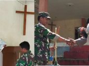 Polisi dan Tentara Baik Kerja Bakti Bersihkan Gereja Menjelang Peringatan Kenaikan Yesus ke Surga