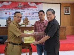 Pemkot Magelang Serahkan Bantuan Keuangan Parpol