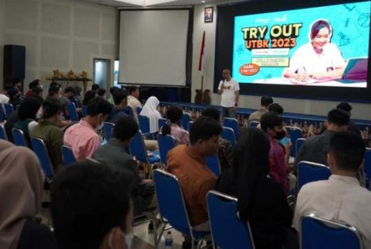 Telkomsel Gelar Try Out UTBK Serentak untuk Pejuang PTN di 8 Kota