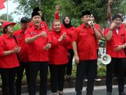 PDI Perjuangan Kota Semarang Jalan Kaki dari Kantor DPC Daftar ke KPU