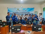 Tim PkM USM Beri Pelatihan Pembuatan QR Code Menggunakan Powerpoint di SMK PGRI 1 Semarang