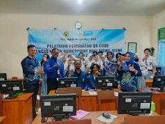 Tim PkM USM Beri Pelatihan Pembuatan QR Code Menggunakan Powerpoint di SMK PGRI 1 Semarang