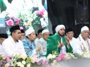 Bershalawat di Sarang Rembang, Habib Syech Sampaikan Rasa Rindunya pada Mbah Moen