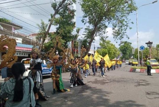 Daftarkan Bacaleg ke KPU, DPD Golkar Grobogan Targetkan Lima Kursi