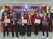 Prodi Manajemen Unisri Juara Debat MKU 2023
