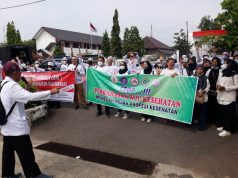 Ratusan Tenaga Kesehatan di Kendal Demo Tolak Pembahasan RUU Omnibus Law tentang Kesehatan