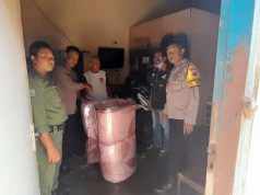 Bhabinkamtibmas Jagalan Surakarta Serahkan Bantuan Kasur bagi Penderita Stroke
