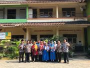 Penyerahan Piala Duplikat Festival Lomba Literasi Menulis Cerpen