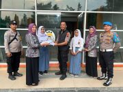 Lulus Ujian Tanpa Konvoi, Siswa SMK di Grobogan Pilih Sumbangkan Seragam Bekas untuk Adik Kelasnya