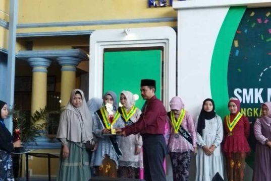 Zuniarti Raih Prestasi Siswa SMK Muhammadiyah 01 Keling Tahun Ajaran 2022-2023