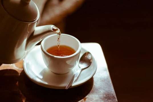Selain Dapat Menyebabkan Insomnia, Ini 5 Efek Samping Terlalu Banyak Mengonsumsi Teh