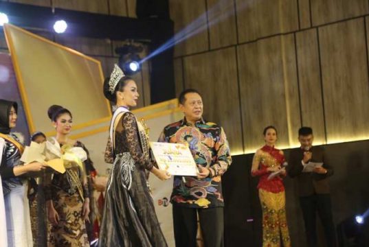 Elisha Lumintang (Minahasa) Raih Putri Otonomi Indonesia 2023, Kebumen Juara 3
