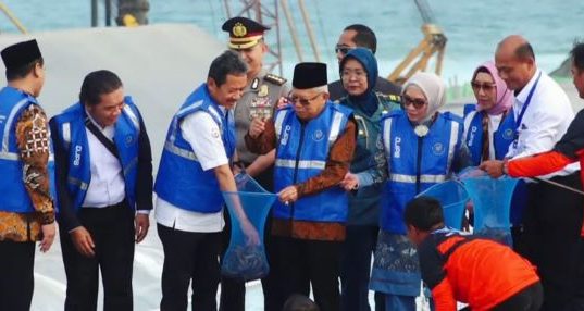 Wapres KH Ma’ruf Amin Panen 249 Ton Udang Vaname di Petanahan
