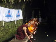 Sejumlah Perwakilan Bhikkhu Ambil Air Suci Waisak di Umbul Jumprit bhikkhu