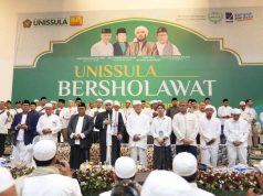 Habib Syech Pimpin Unissula Bersholawat