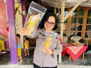 Jadi Polisi RW, Briptu Rika Melani Polwan Penjual Es Berdayakan Ibu Rumah Tangga Produksi Peyek Bawang Merah