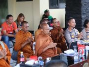 Biksu Thudong Mendoakan Keselamatan Personel Polri