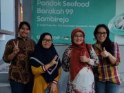 Tim PkM FE USM Lakukan Pendampingan ke UKM Pondok Seafood Barokah 99