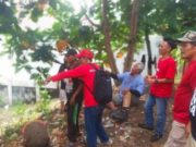Bakti Sosial Bulan Bung Karno, Warga Bersih-Bersih Sendang Stoom Wonotingal