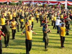 Olahraga Bersama Wujud Nyata Sinergitas TNI-Polri di Jawa Tengah Kasdam Brigjen TNI Ujang Darwis, MDA, bersama Kapolda Jateng Irjen. Pol. Drs. Ahmad Luthfi, S.St.Mk, SH serta para Prajurit dan anggota Kepolisian berkegiatan olahraga bersama, di Lapangan Polda Jateng, Jalan Pahlawan, Jumat (23/6/2023). Foto : Dok Pendam IV/Diponegoro.
