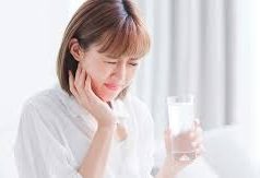 Tips Kurangi Rasa Ngilu Pada Gigi Karena Minum Es
