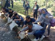 Peringati Hari Lingkungan Hidup se-Dunia, DLH Tebar Bibit Ikan dan Tanam Pohon Sakura