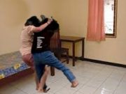Selingkuhan Kekasih Dicakar karena Ketahuan Berduaan di Kamar Kos