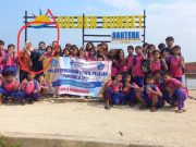 Siswa SDN 2 Panggang Adakan Aksi Bersih Pantai Teluk Awur