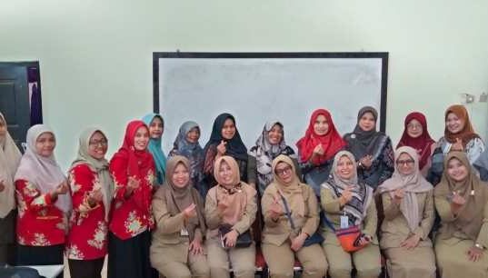 Tak Ingin Semua Murid Bekerja di Pabrik, Ini yang Dilakukan Guru Tata Busana SMK