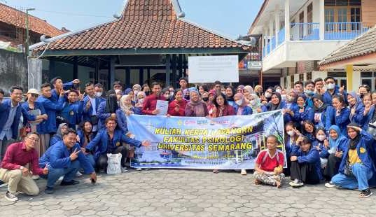 Mahasiswa FPsi USM KKL ke Yayasan Sayap Ibu