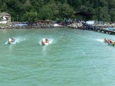 Sambut Tahun Baru Hijriah, Nelayan Pacitan Gelar Lomba Dayung di Laut Selatan