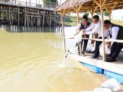 Bupati Kudus Tebar 10 Ribu Benih Ikan Nila Hitam di Kolam Balong Sangkal Putung