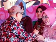 Bupati Grobogan Terima Satyalencana Wira Karya atas Sukses Turunkan Angka Stunting