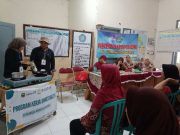 Mahasiswa UNNES Berikan Pelatihan Buat Menu PMT Baduta Kunduran untuk Cegah Stunting di Blora