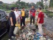 Respon Cepat Laporan Masyarakat, Pemkot Semarang Bersihkan Timbunan Sampah yang Sumbat Aliran Sungai