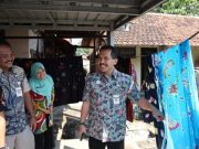 Persaingan Ketat, Jual Batik Jangan Nengkik