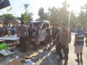 Truk Tabrak Warung Teh Kekinian, Mobil Ringsek Penjaga Warung Meninggal