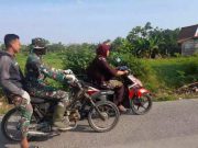 TMMD Reguler Kodim Grobogan, Terpaksa Langsir Semen Pakai Motor Jadul
