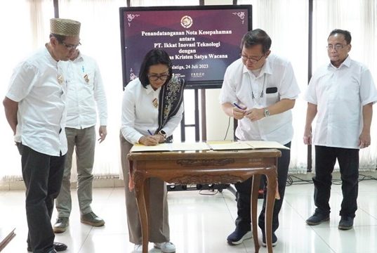 UKSW dan PT IKKAT Inovasi Teknologi dan KOPI Tanda Tangani MoU Kerja Sama Pendampingan dan Inkubasi Pembentukan Koperasi