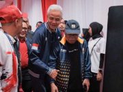Duet Maut Ganjar-Basuki Hadimuljono Nyanyikan ‘Bento’ Bikin Penonton Heboh