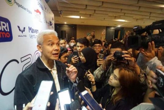 ‘Bapak Ibu, Bangun, Dunia Sudah Berubah…’