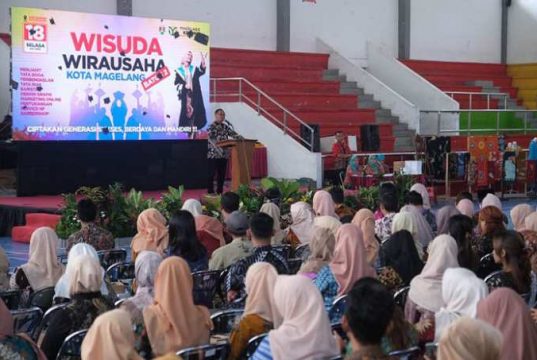 Wali Kota Mewisuda 500 Wirausaha Baru